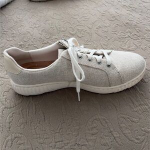 Clarks Women’s Lace-Up Sneakers in Cream